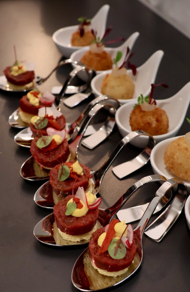 Amuse-Bouches auf Löffeln