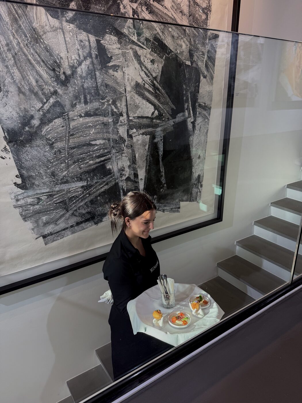 Service mit Amuse-Bouches an einer Vernissage